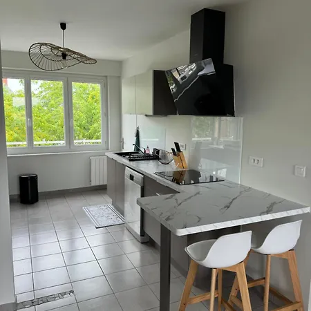 Appartement Charmant アパート アブランシュ
