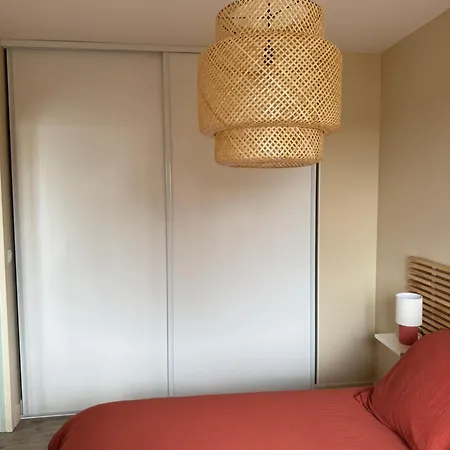 Appartement Charmant アパート *